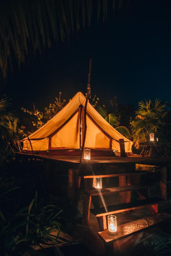 فندق Glamp Ikal تولوم المظهر الخارجي الصورة
